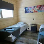Adventures Bed and breakfast Äkäslompolo