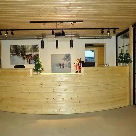 Adventures Bed and Breakfast Äkäslompolo