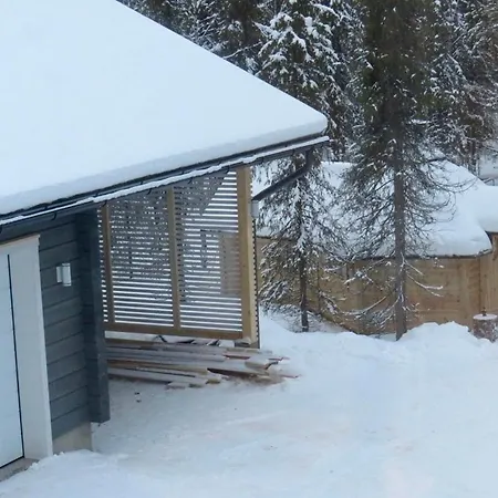 Adventures Bed & Breakfast Äkäslompolo