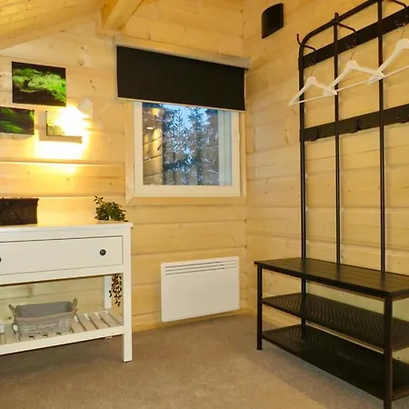 Adventures Bed & Breakfast Äkäslompolo